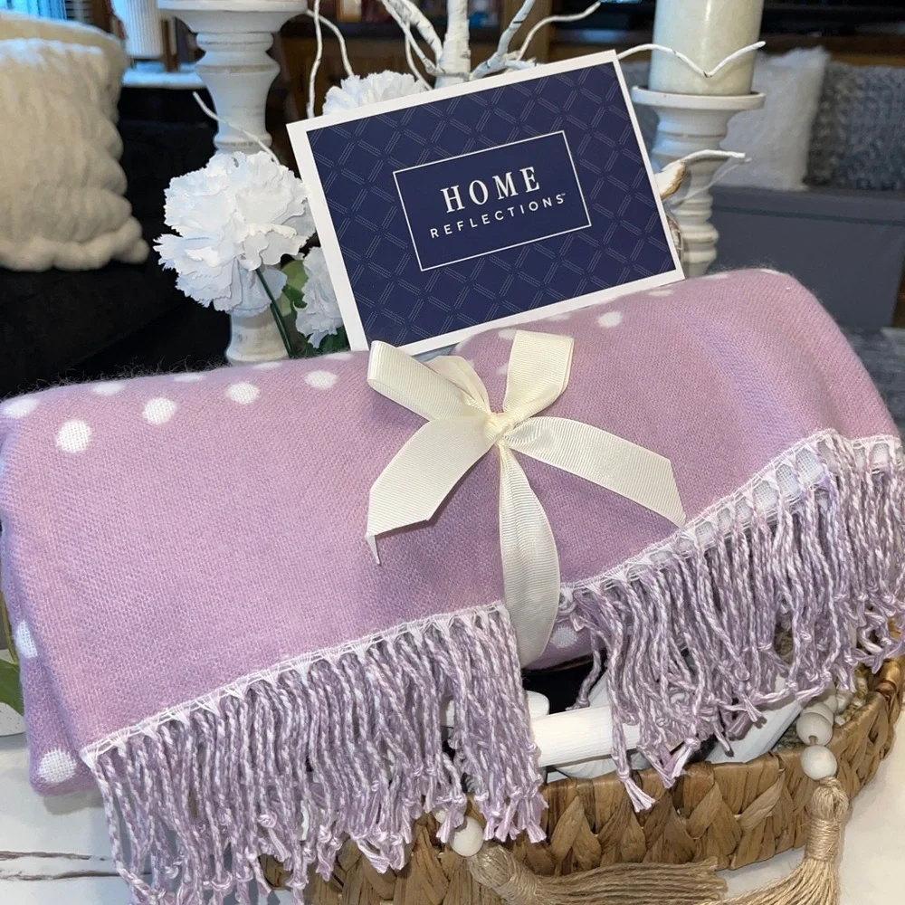 HOME REFLECTIONS Dot Throw with Fringe reversible In Lilac - Picture 9 of 13